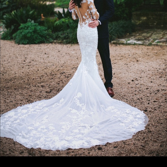 Atelier Pronovias Rocio Dress - Picture 2 of 8